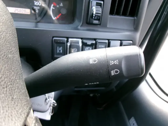 いすゞ エルフ 2RG-NKR88AD(2WD)の写真13