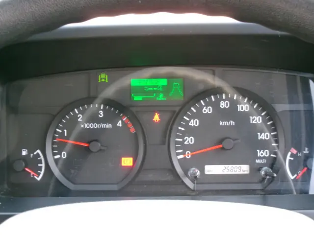 いすゞ エルフ 2RG-NKR88AD(2WD)の写真14