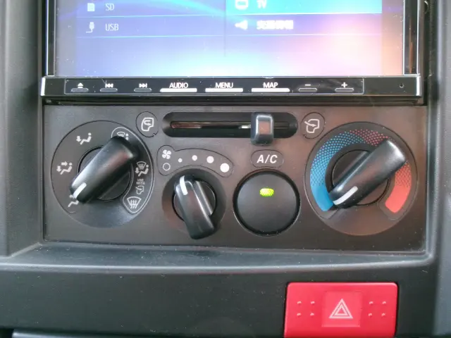 いすゞ エルフ 2RG-NKR88AD(2WD)の写真18