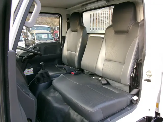 いすゞ エルフ 2RG-NKR88AD(2WD)の写真20