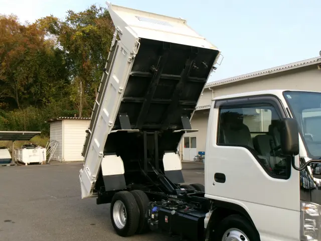 いすゞ エルフ 2RG-NKR88AD(2WD)の写真28