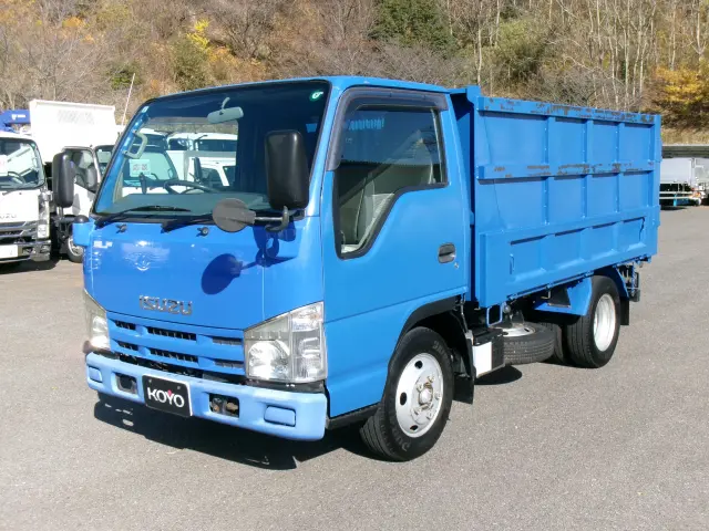 いすゞ エルフ BDG-NKR85AD(2WD)の写真1