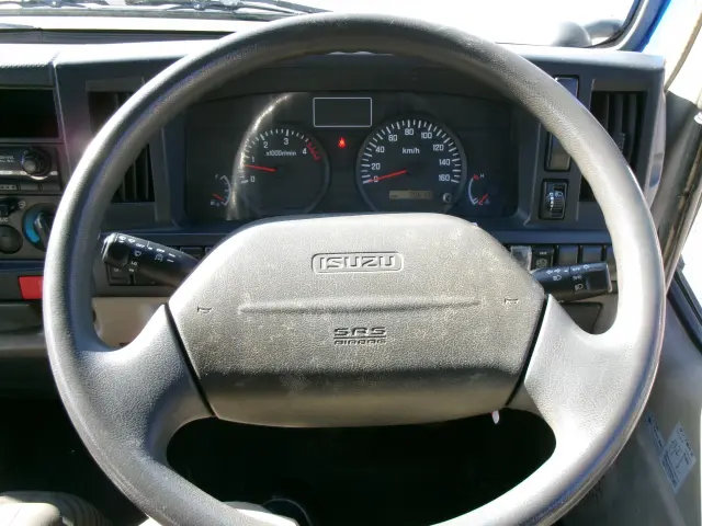 いすゞ エルフ BDG-NKR85AD(2WD)の写真11