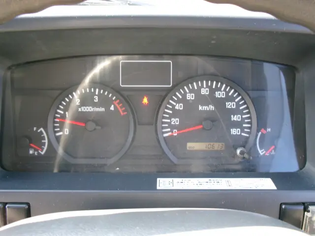 いすゞ エルフ BDG-NKR85AD(2WD)の写真12