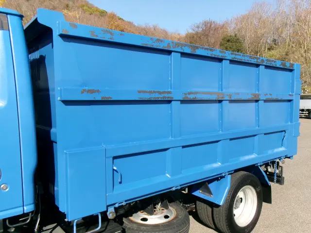 いすゞ エルフ BDG-NKR85AD(2WD)の写真18