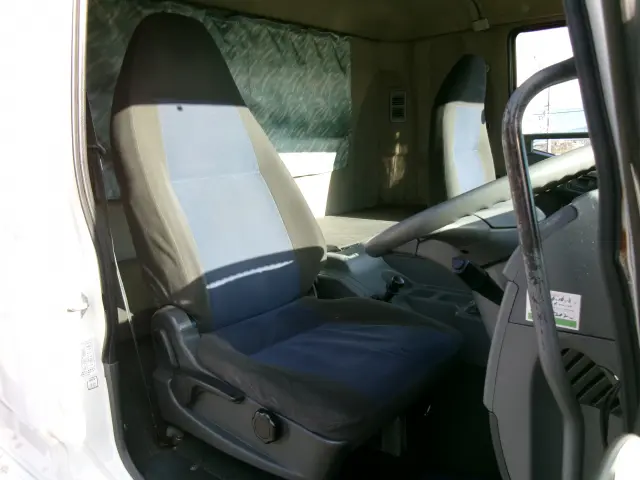 三菱 ファイター LKG-FK62FZ(2WD)の写真9