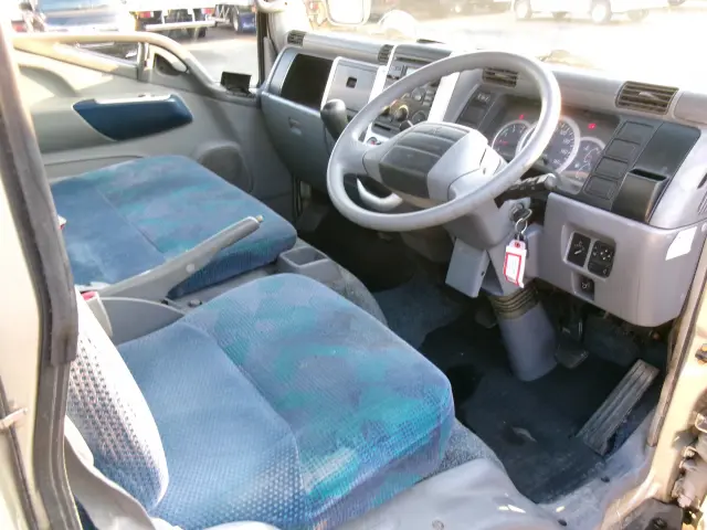 三菱 キャンターガッツ PA-FB70BB(2WD)の写真9