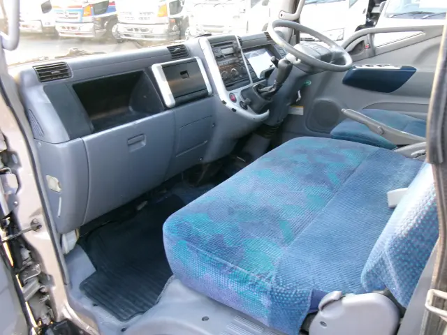 三菱 キャンターガッツ PA-FB70BB(2WD)の写真17