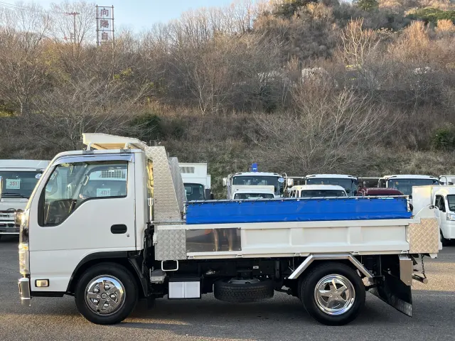 いすゞ エルフ TPG-NKR85AN(2WD)の写真4