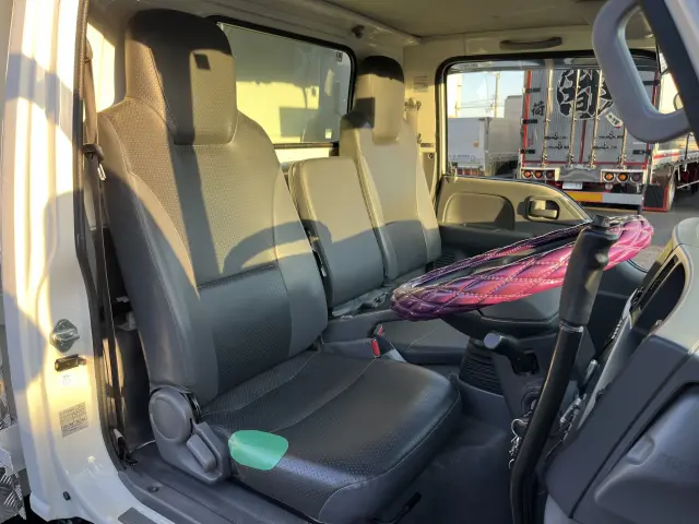 いすゞ エルフ TPG-NKR85AN(2WD)の写真9