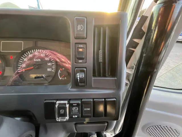 いすゞ エルフ TPG-NKR85AN(2WD)の写真14