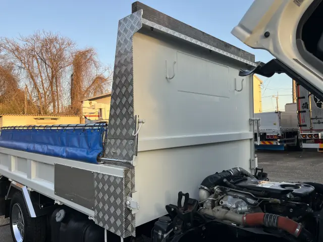 いすゞ エルフ TPG-NKR85AN(2WD)の写真31