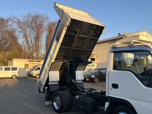 いすゞ エルフ TPG-NKR85AN(2WD)の写真33