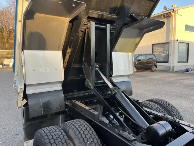 いすゞ エルフ TPG-NKR85AN(2WD)の写真36