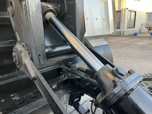 いすゞ エルフ TPG-NKR85AN(2WD)の写真38