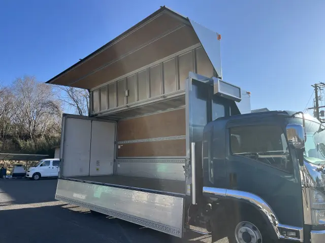 いすゞ フォワード 2RG-FRR90T2(2WD)の写真4