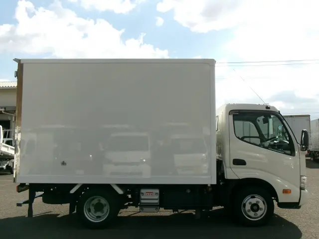日野 デュトロ 2RG-XZC605M(2WD)の写真5