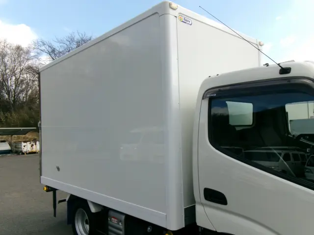 日野 デュトロ 2RG-XZC605M(2WD)の写真15