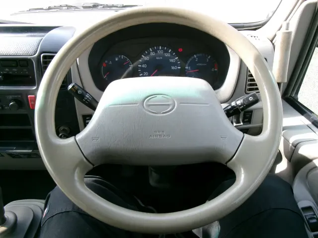 日野 デュトロ KK-XZU311T(2WD)の写真9