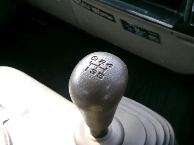 日野 デュトロ KK-XZU311T(2WD)の写真16