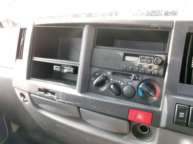 いすゞ エルフ TKG-NJR85A(2WD)の写真13