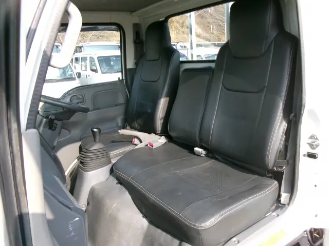 いすゞ エルフ TKG-NJR85A(2WD)の写真15