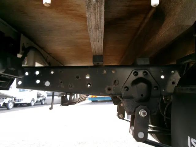 いすゞ エルフ TKG-NJR85A(2WD)の写真32