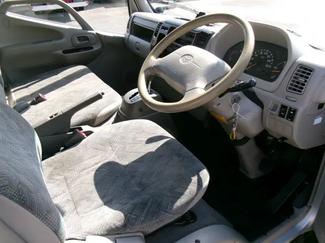 トヨタ トヨエース PB-XZU306(2WD)の写真8