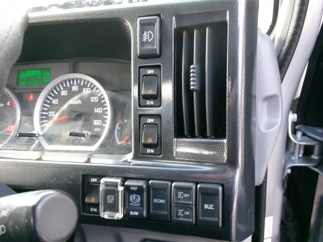 いすゞ エルフ TRG-NKR85A(2WD)の写真10