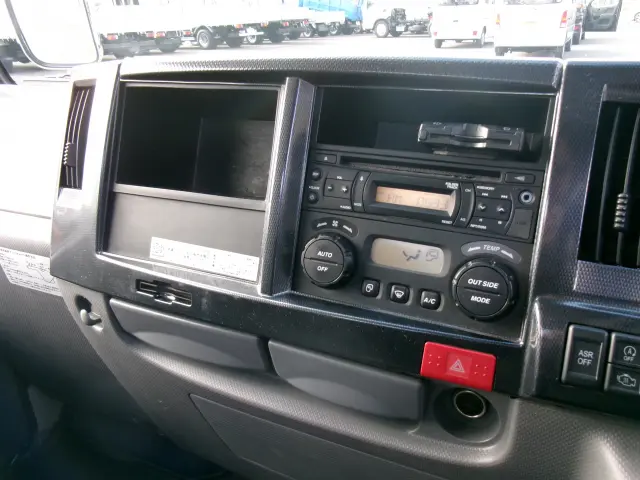 いすゞ エルフ TRG-NKR85A(2WD)の写真12