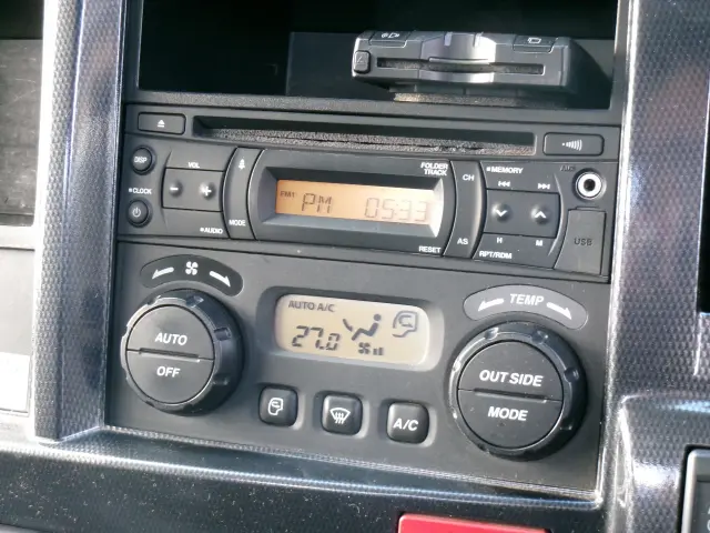 いすゞ エルフ TRG-NKR85A(2WD)の写真13