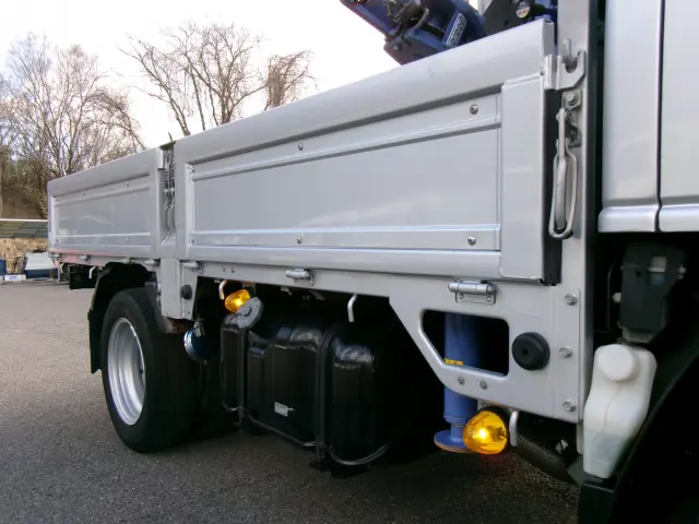 いすゞ エルフ TRG-NKR85A(2WD)の写真18