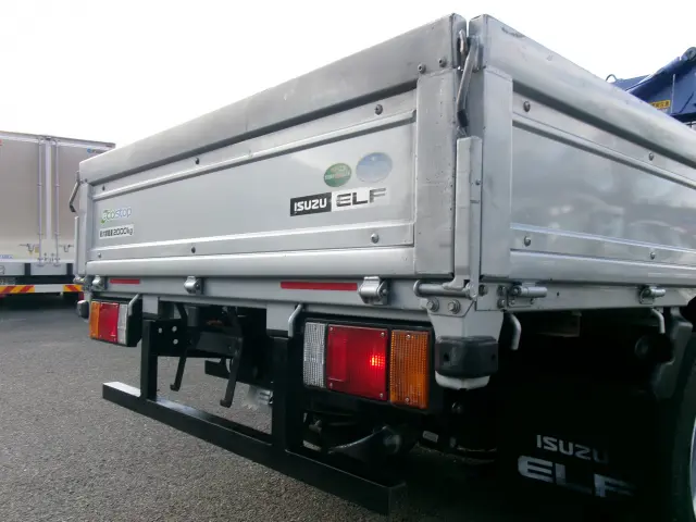 いすゞ エルフ TRG-NKR85A(2WD)の写真20