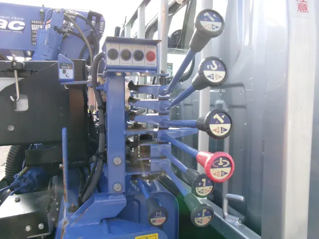 いすゞ エルフ TRG-NKR85A(2WD)の写真32