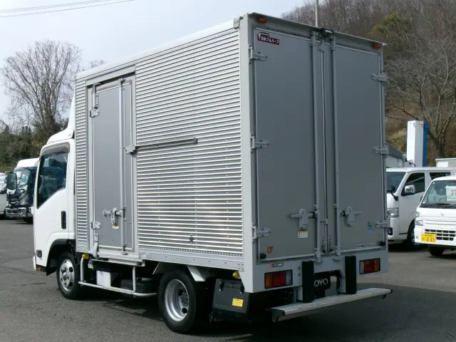 いすゞ エルフ TRG-NLR85AN(2WD)の写真5