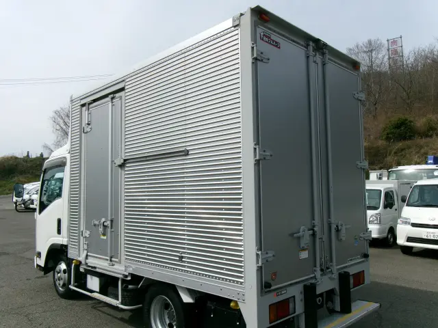 いすゞ エルフ TRG-NLR85AN(2WD)の写真21
