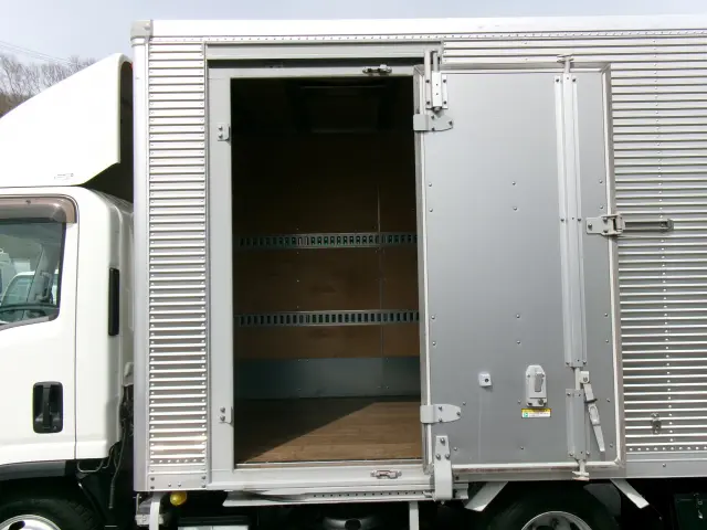 いすゞ エルフ TRG-NLR85AN(2WD)の写真23