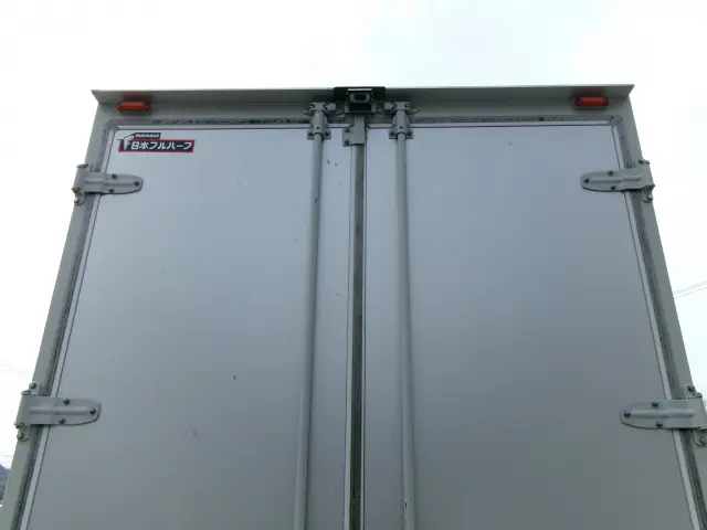 いすゞ エルフ TRG-NLR85AN(2WD)の写真24