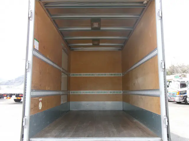 いすゞ エルフ TRG-NLR85AN(2WD)の写真26