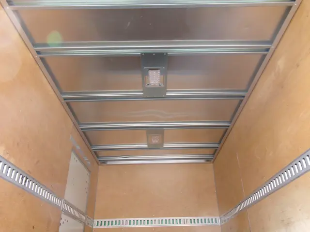 いすゞ エルフ TRG-NLR85AN(2WD)の写真27