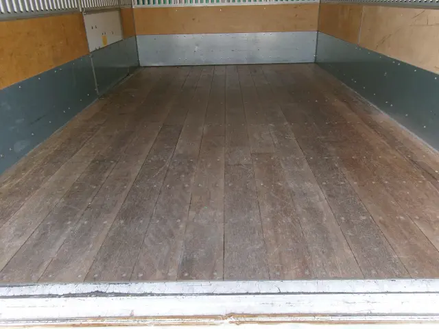 いすゞ エルフ TRG-NLR85AN(2WD)の写真29