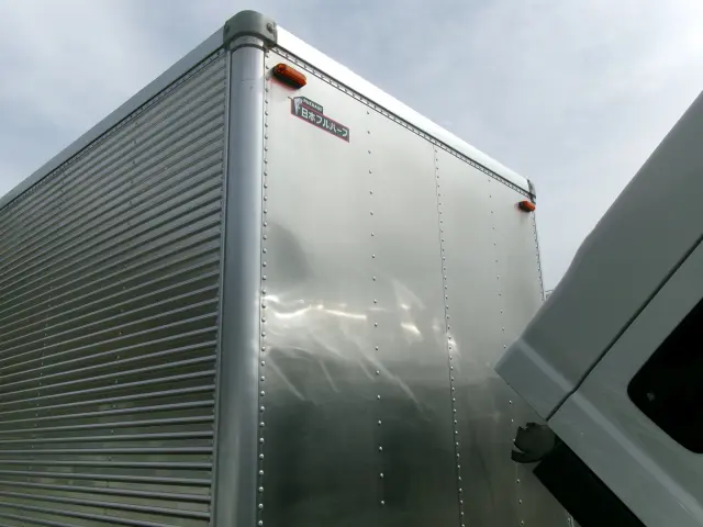 いすゞ エルフ TRG-NLR85AN(2WD)の写真34