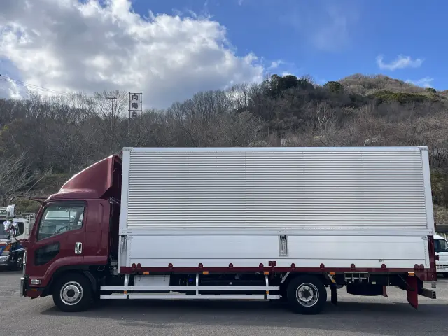 いすゞ フォワード 2RG-FRR90T2(2WD)の写真3