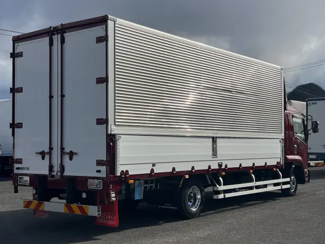 いすゞ フォワード 2RG-FRR90T2(2WD)の写真6