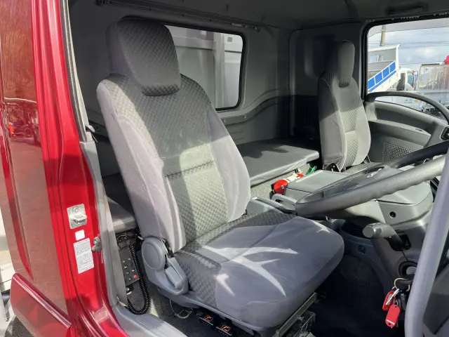 いすゞ フォワード 2RG-FRR90T2(2WD)の写真9