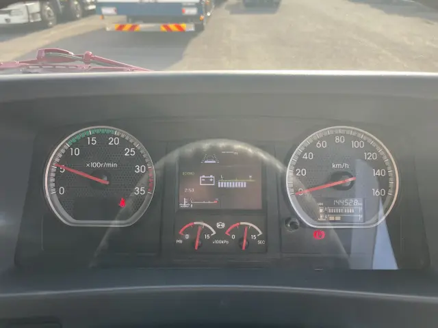 いすゞ フォワード 2RG-FRR90T2(2WD)の写真12