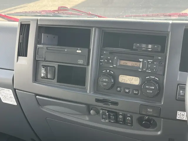いすゞ フォワード 2RG-FRR90T2(2WD)の写真15
