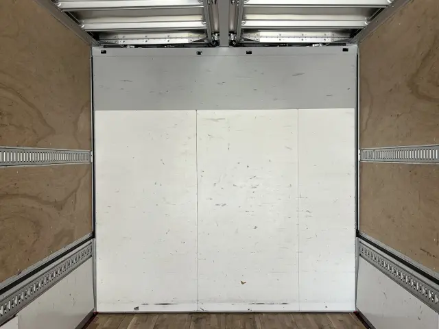 いすゞ フォワード 2RG-FRR90T2(2WD)の写真28