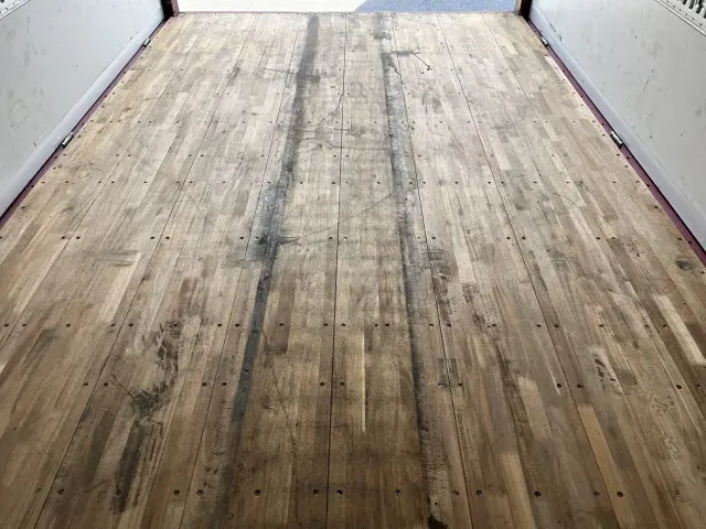 いすゞ フォワード 2RG-FRR90T2(2WD)の写真37