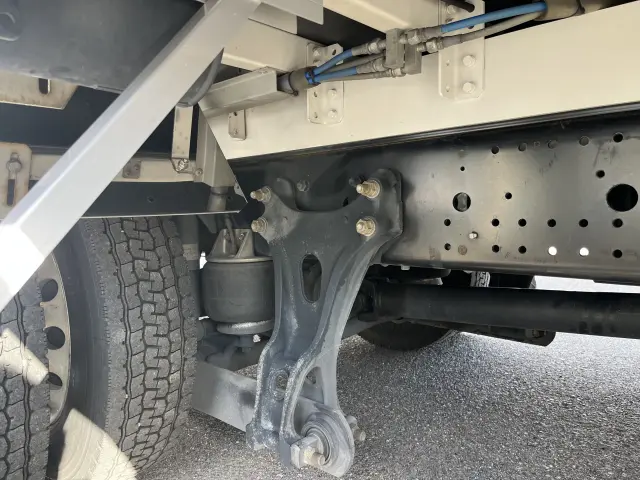 いすゞ フォワード 2RG-FRR90T2(2WD)の写真46